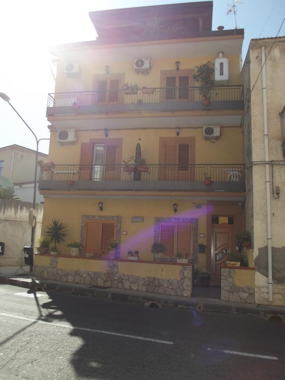 Bed&Breakfast La Casetta SantʼAlessio Siculo Exterior foto