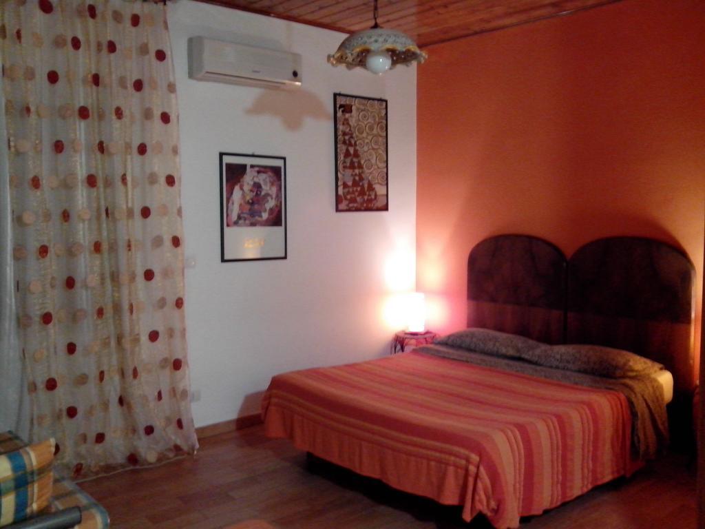 Bed&Breakfast La Casetta SantʼAlessio Siculo Zimmer foto